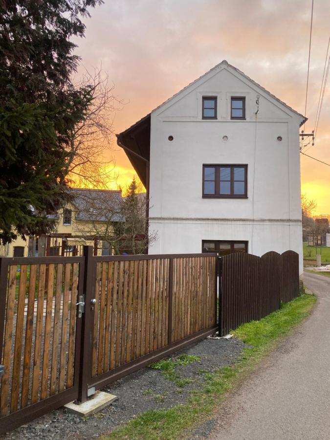 Pokoje V Chalupe Pod Milesovkou Velemin Exteriör bild